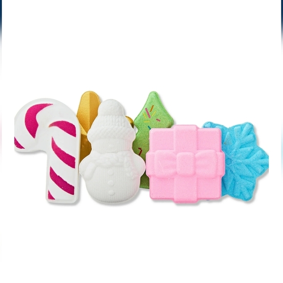 Hi Peach Layne Looney Tunes 6 Holiday Shape Bath Bombs Set, 3.1oz Each - Picture 3 of 3